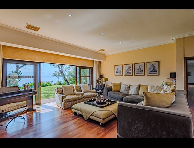 6 BEDROOM HOUSE FOR SALE IN PECANWOOD ESTATE